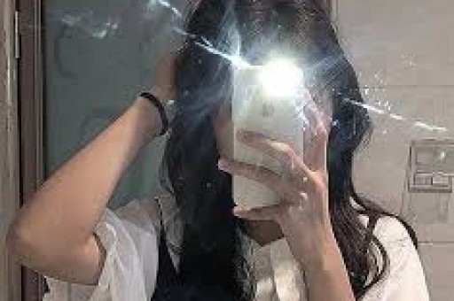 日报GQ盛典明星们玩疯了；阿信否认假唱；丁程鑫否认恋爱